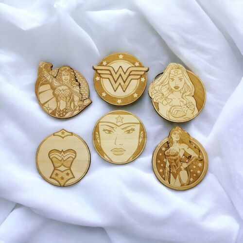 Set of 6 Wonder Woman Wood Coasters - Cup Holders