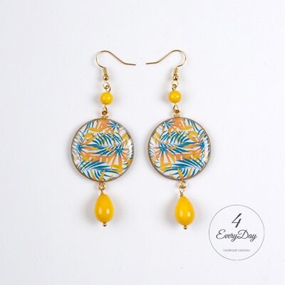 Earrings : Yellow and green leaves