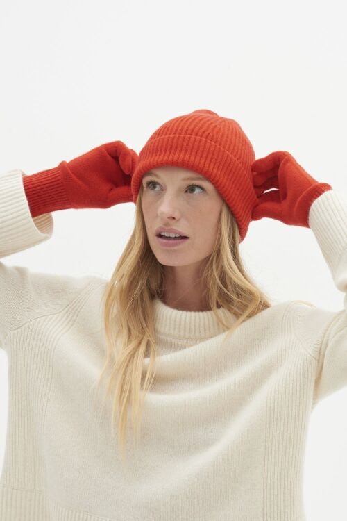 Cashmere Beanie in Tomato Red