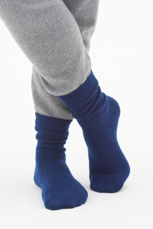 Mens Cashmere Socks in Midnight Blue
