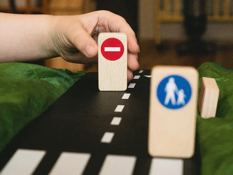 NAMOARLY – Lot De 10 Mini Barrages Routiers Et Panneaux De Signalisation – Jouets De Simulation Sécurité Routière
