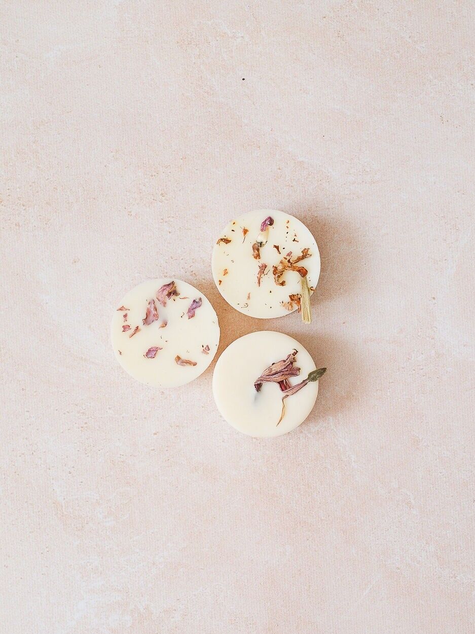 Cera derretida con aroma a fresa salvaje