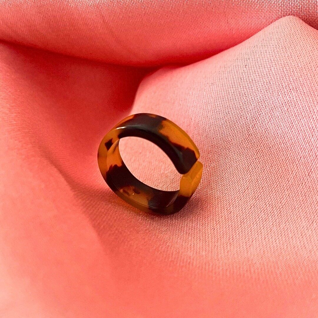 Bague acrylique marron