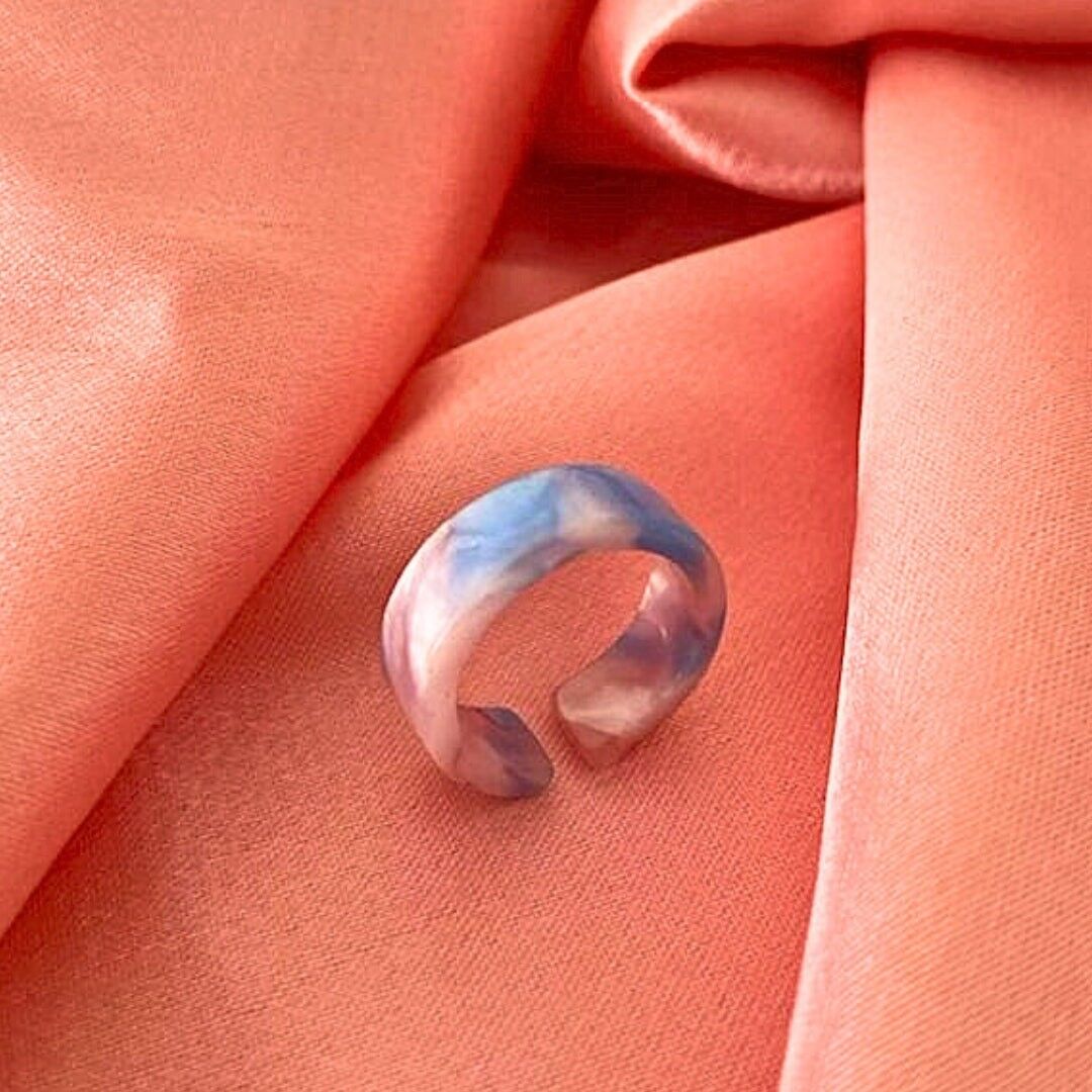 Bague acrylique bleu &amp; rose