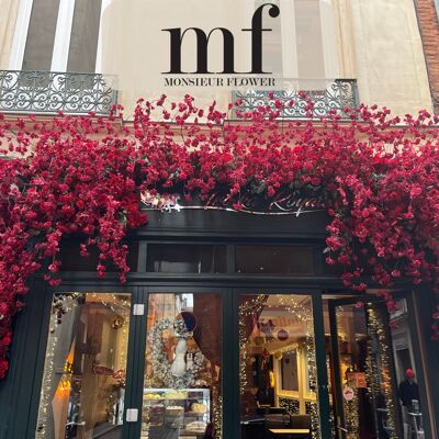 custom facade decoration with artificial flowers
