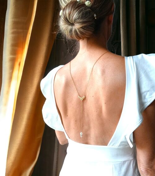 Collier dos nu à chaîne fine dorée- collier de mariée avec deux perles blanches- bijou dos nu chic et bohème.