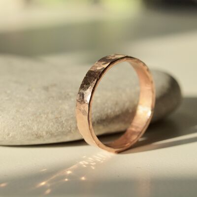 Anillo rosa, banda gruesa, anillo lleno de oro rosa de 14K, anillo de promesa, anillo apilable, minimalista martillado