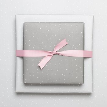 Papier cadeau double face moderne gris à pois blancs en papier recyclé, emballage cadeau élégant et simple pour hommes et femmes, papier cadeau minimaliste pour mariage, Saint Valentin 8