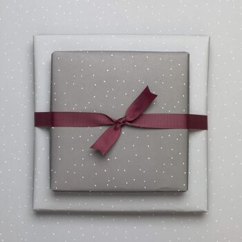 Papier cadeau double face moderne gris à pois blancs en papier recyclé, emballage cadeau élégant et simple pour hommes et femmes, papier cadeau minimaliste pour mariage, Saint Valentin 10