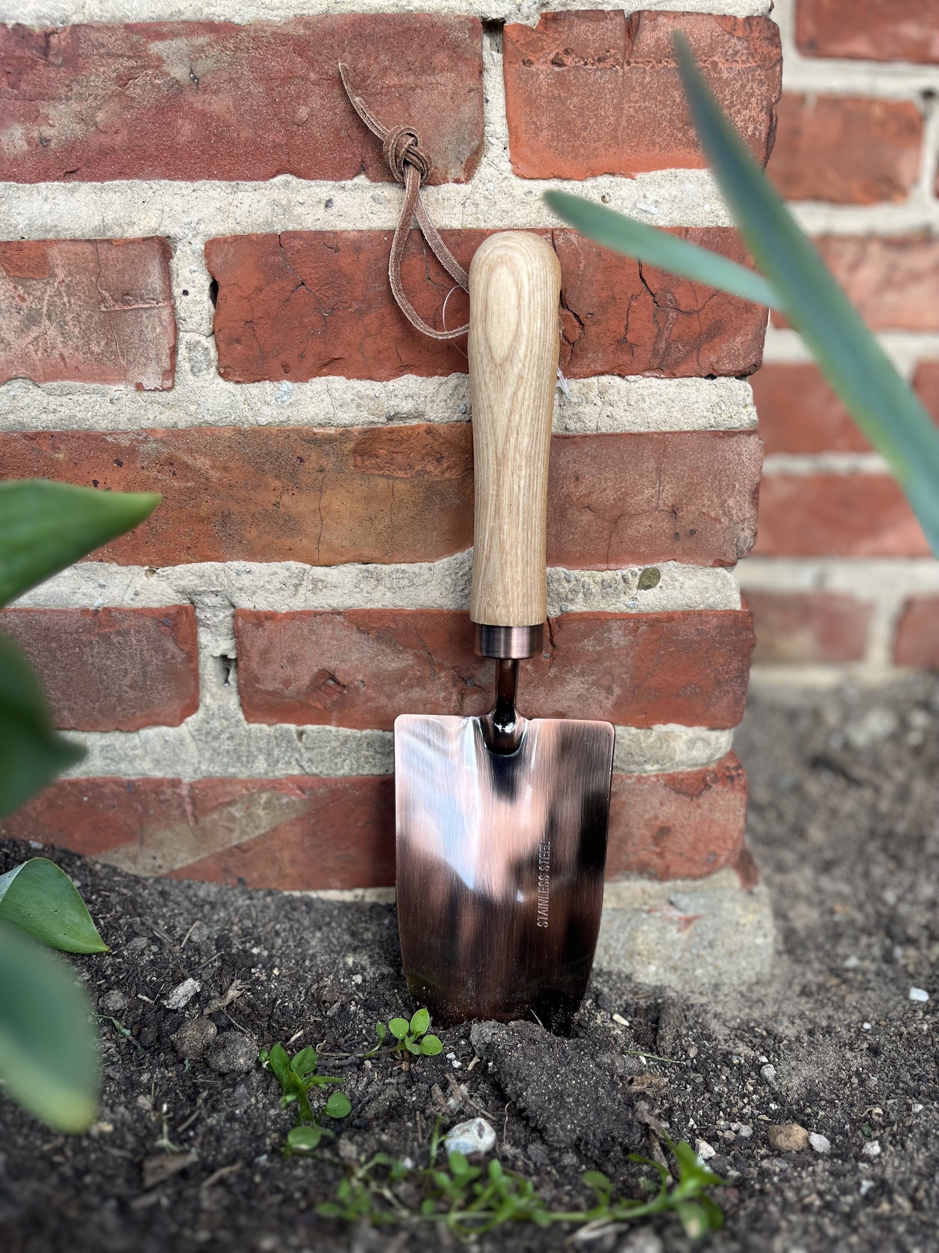 Botang Koperen Tuinschep, Plantschep met Houten Handvat (33 x 8 x 4 cm)