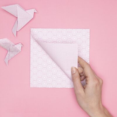 Origami paper for modern DIY Easter decorations - two-sided craft paper with pink circles and mesh pattern, 25 sheets, 15cm - recycled paper