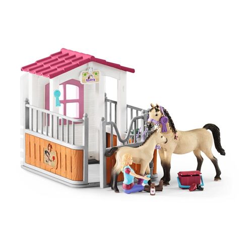 SCHLEICH Horse Club Horse Stall with Arab Horses and Groom Toy Playset, 5 to 12 Years, Multi-colour (42369)