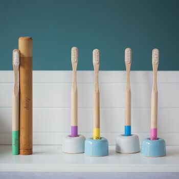 La brosse à dents en bambou &Keep - Plusieurs couleurs vives ☀️ 1