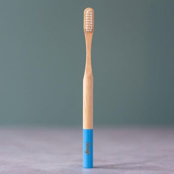 La brosse à dents en bambou &Keep - Plusieurs couleurs vives ☀️ 2