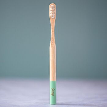 La brosse à dents en bambou &Keep - Plusieurs couleurs vives ☀️ 4