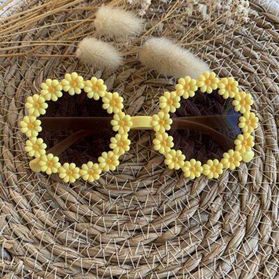 Children's yellow daisy sunglasses