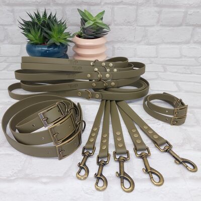 Wasserdichtes BioThane© Hundehalsband & Leine Bundle – Militärgrün & Antikmessing