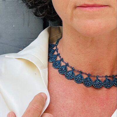 Handgefertigte Halskette "EDA", nachtblau