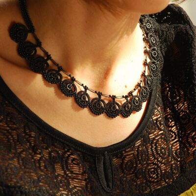 Handgefertigte Halskette "EDA", Carbon schwarz