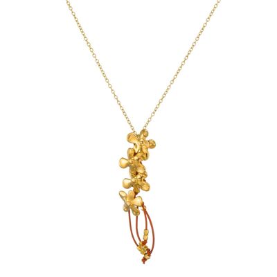 Goldene Halskette mit Blumenanhänger