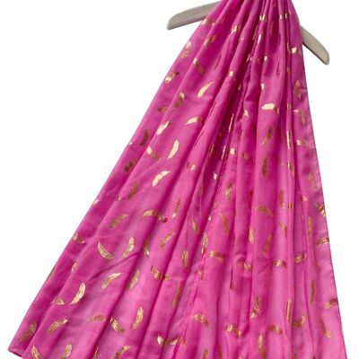 Bufanda metalizada con estampado de plumas en dorado rosa