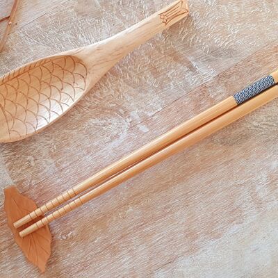 Decoración de vajilla de palillos japoneses de madera natural ondulada