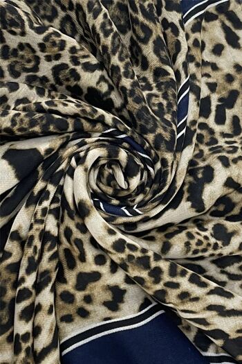 Écharpe à imprimé léopard avec rayures et bord effiloché 2