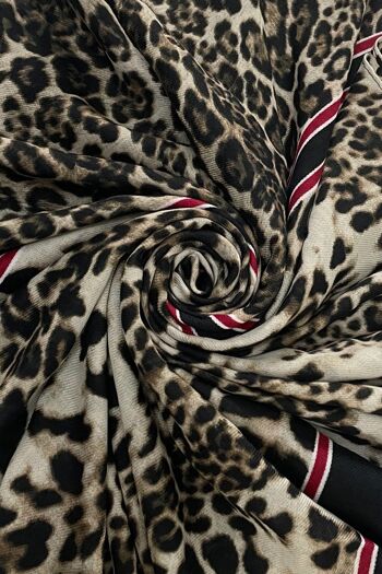 Écharpe à imprimé léopard avec rayures et bord effiloché 6