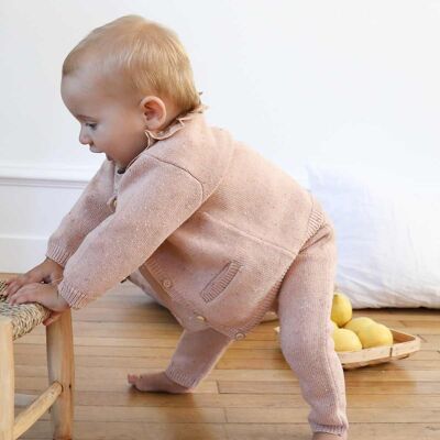 Baby Victorine gesprenkelte mandelfarbene Strickjacke