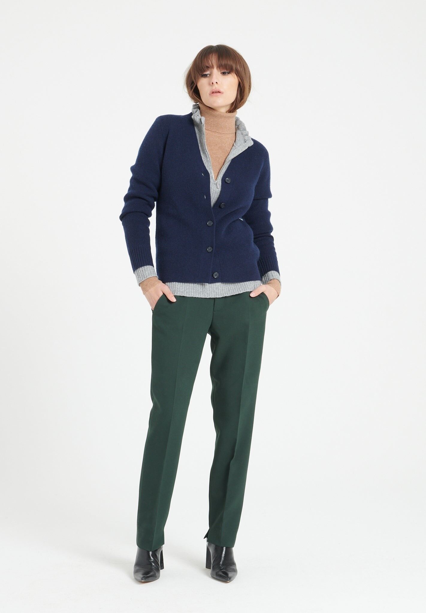 MIA 14 Cardigan scollo a V aderente in maglia di cashmere blu navy