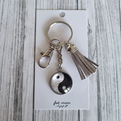 “Ying-yang” keychain