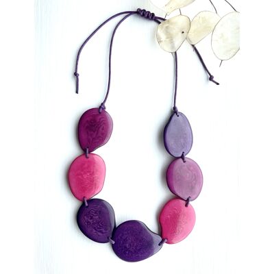 Maravilloso Collar de Cuentas de Tagua Magenta