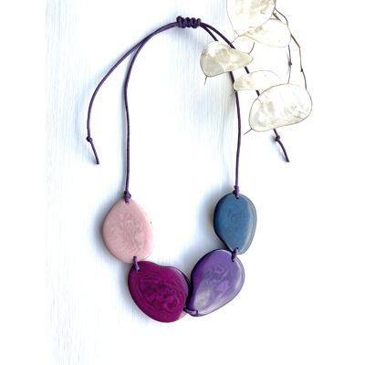 Collier de perles de tagua violet de minuit