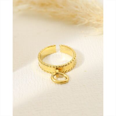 Anillo dorado con colgante