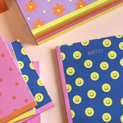 Happy Face Notebook - Smiley Face - Journal - Notes - Mignon - Fun - Papeterie