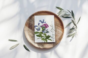 Carte postale 'All the best' avec des fleurs violettes, certifiée FSC 4