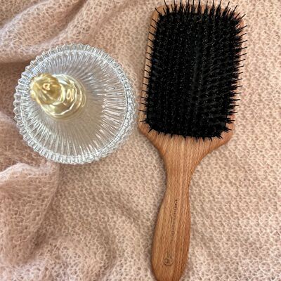 Pneumatic paddle brush in boar bristle and nylon bristles