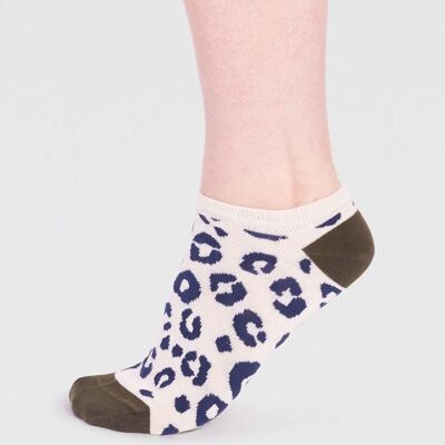 Reese Bamboo Leopard Print Trainer Socks - Cream