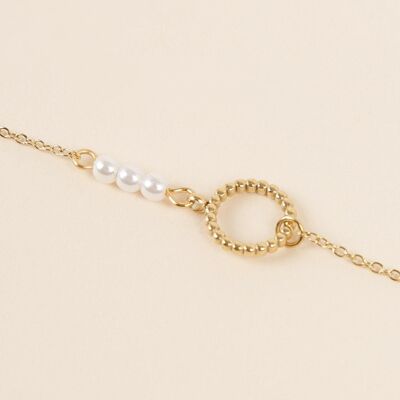 Golden bracelet with circle and pearl