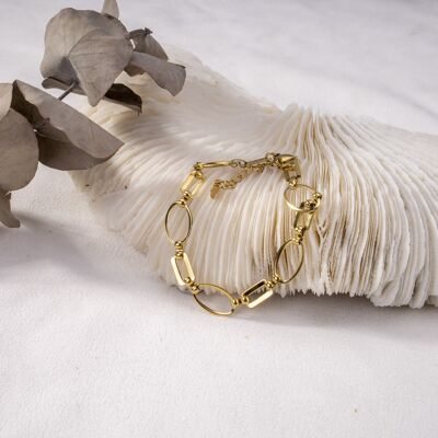 Goldenes Armband mit Ringen