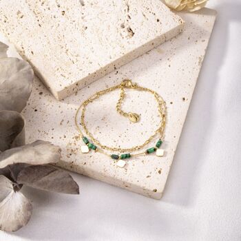 Bracelet doré double chaîne avec pierres vertes 2