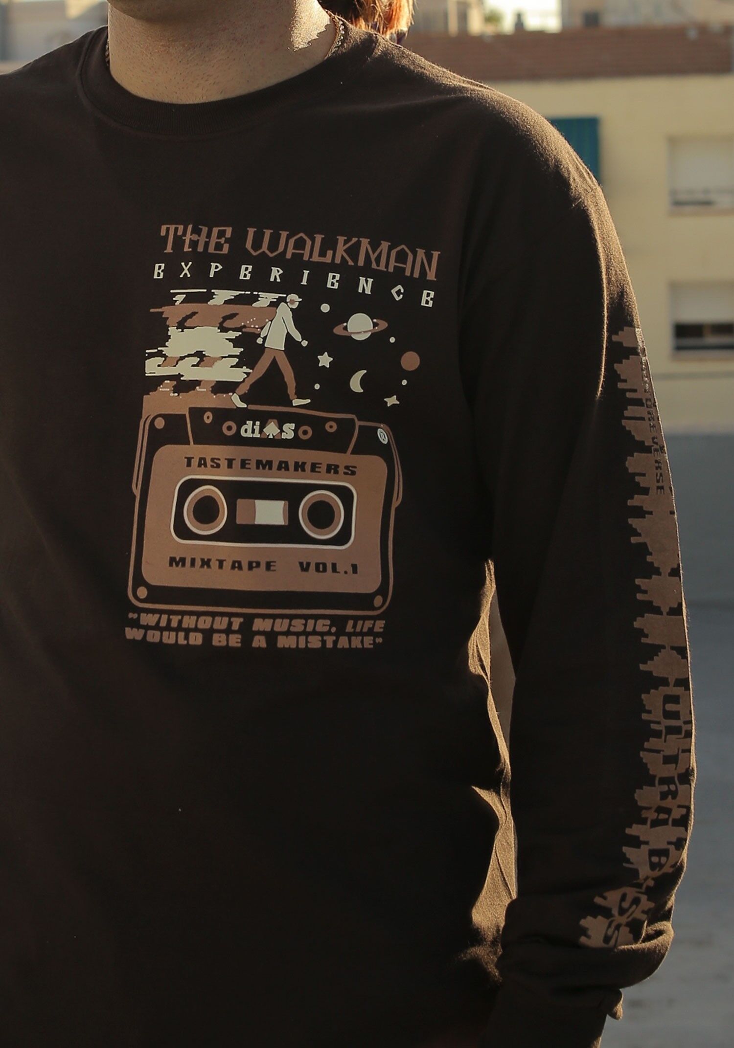 T-shirt à manches longues thème Walkman Cassete 90's