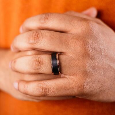 8 mm breiter Band-Ring aus schwarzem Wolfram-Hochzeitsband für dicke Männer