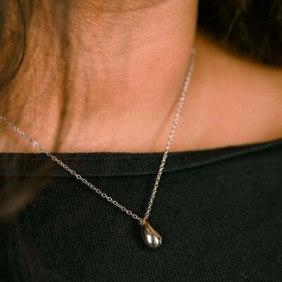 Collana delicata del pendente della piccola goccia d'acqua della lacrima d'argento 925