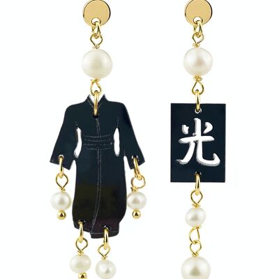 Bijoux élégants parfaits pour toutes les occasions. Boucles d'Oreilles Femme Kimono Mini Plexiglas Noir et Pierres Perlées Made in Italy