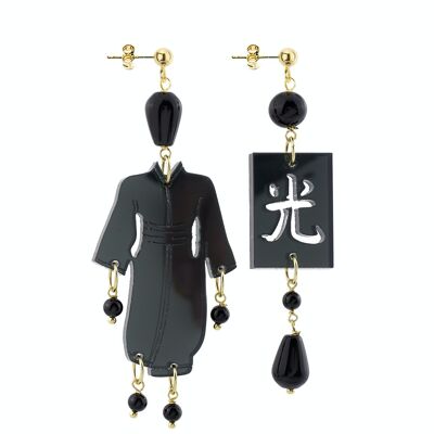 Bijoux en plexiglas coloré idéal pour l'été. Boucles d'Oreilles Femme Kimono Petit Miroir Gris Plexiglas et Soie. Fabriqué en Italie