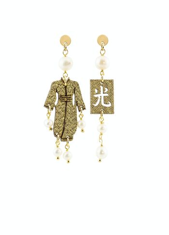 Des bijoux parfaits pour briller lors de vos occasions spéciales. Boucles d'Oreilles Femme Kimono Mini Soie Or et Pierres Perlées Fabriqué en Italie