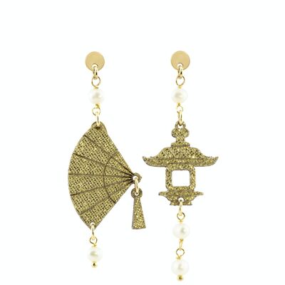 Perfect jewels to shine on your special occasions. Fujiyama Women's Earrings Fan Mini Silk Gold and Pearl Stones. Made in Italy