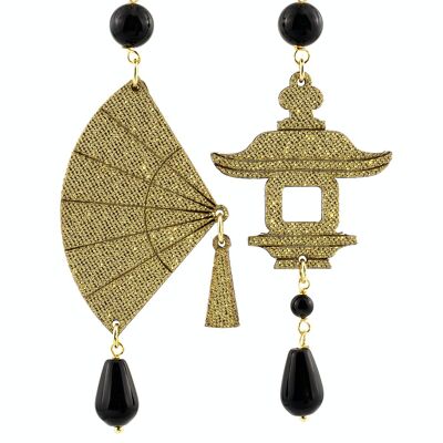 Perfekte Juwelen, um bei Ihren besonderen Anlässen zu glänzen. Fujiyama Damenohrringe Kleiner goldener Seidenfächer und schwarze Steine Hergestellt in Italien