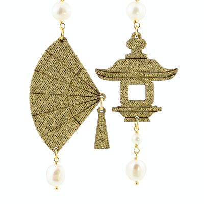 Perfect jewels to shine on your special occasions. Fujiyama Women's Earrings Small Gold Silk Fan and Pearl Stones. Made in Italy